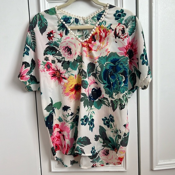 GORGEOUS FORAL TOP - Picture 1 of 4